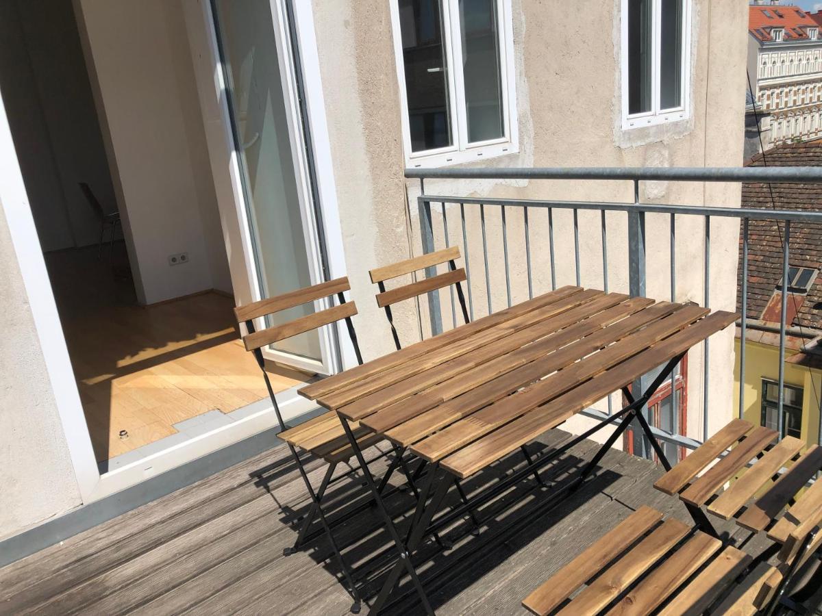 Helle 4 Zimmer Familien-Wohnung Mit Balkon! Schloss Schonbrunn In Gehdistanz Vídeň Exteriér fotografie